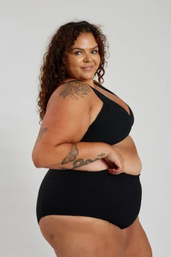 Inknown Swim Lola Bikini Top Curve - Black Waffle